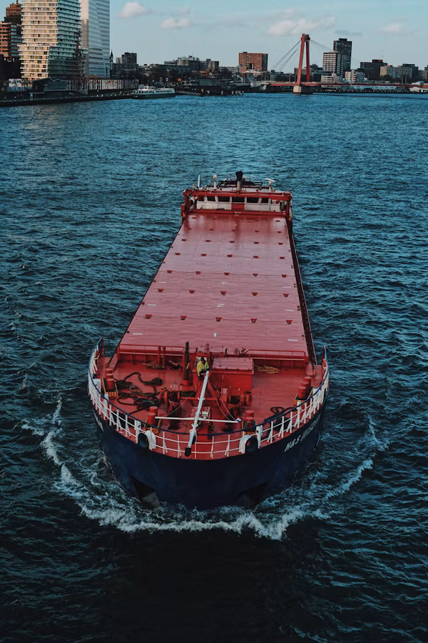 The Challenges and Solutions in Fixing Cargo for Vessels